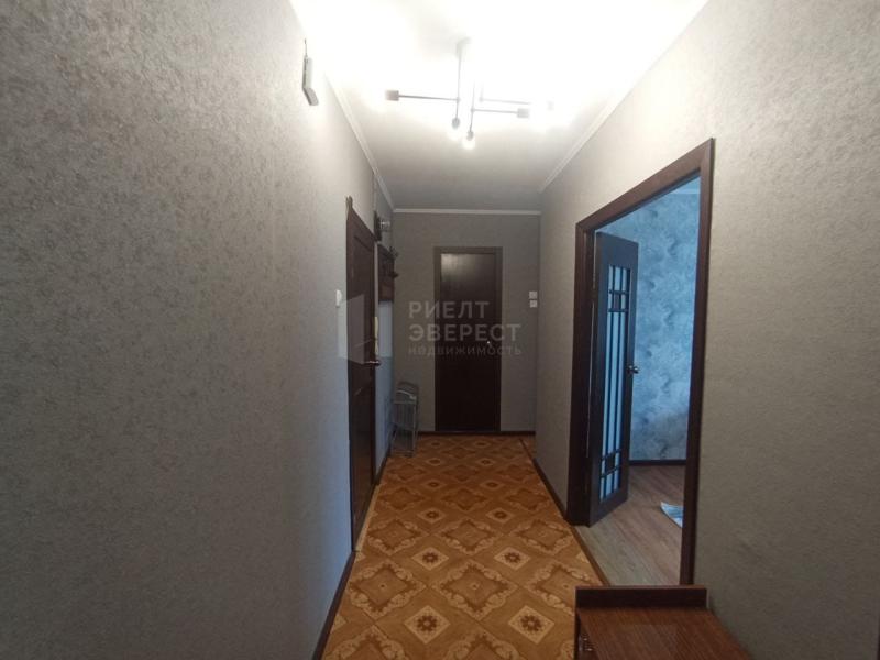 2-комн. квартира, 50 м², 1/9 этаж