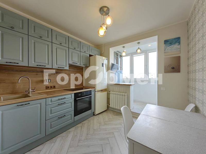 3-комн. квартира, 63 м², 14/14 этаж