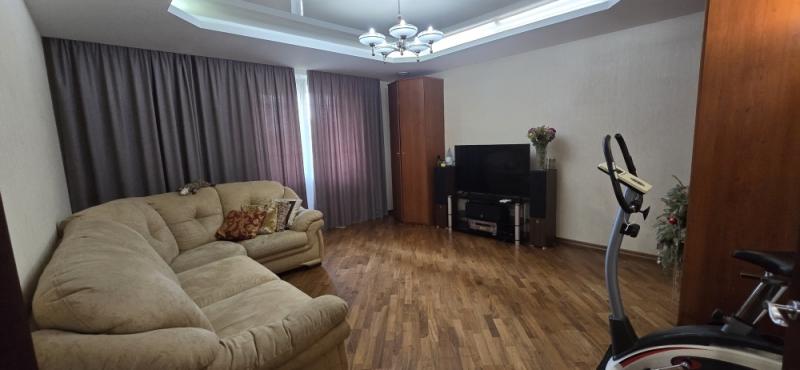 4-комн. квартира, 132 м², 4/10 этаж