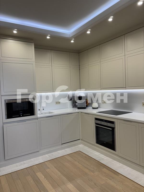 2-комн. квартира, 80.6 м², 17/24 этаж