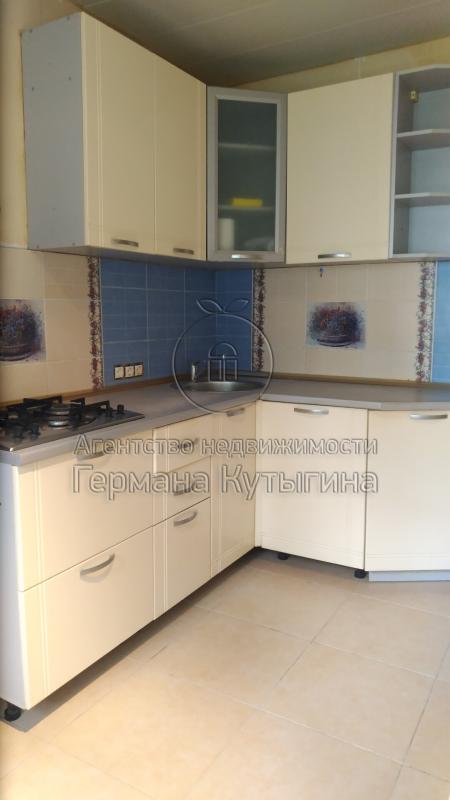 2-комн. квартира, 54 м², 1/9 этаж