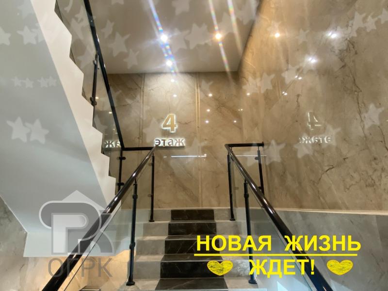 2-комн. квартира, 83 м², 4/4 этаж