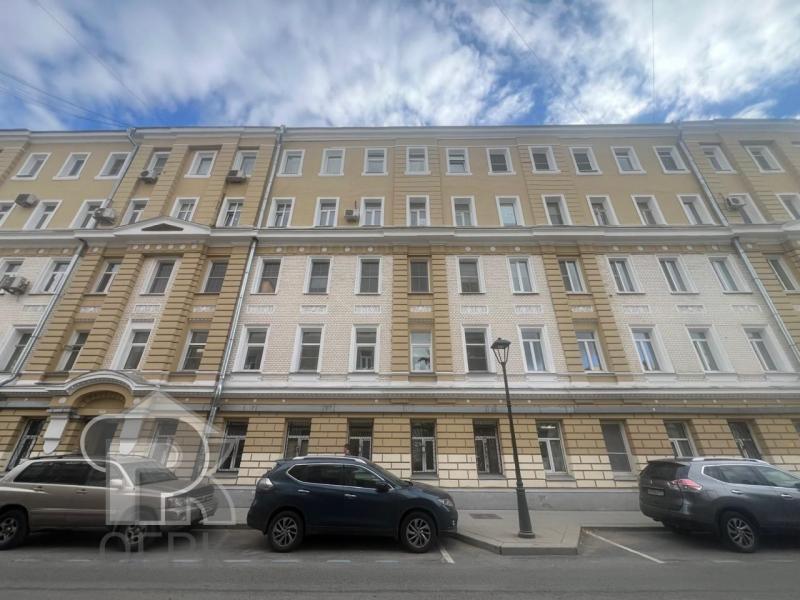 2-комн. квартира, 65 м², 5/5 этаж