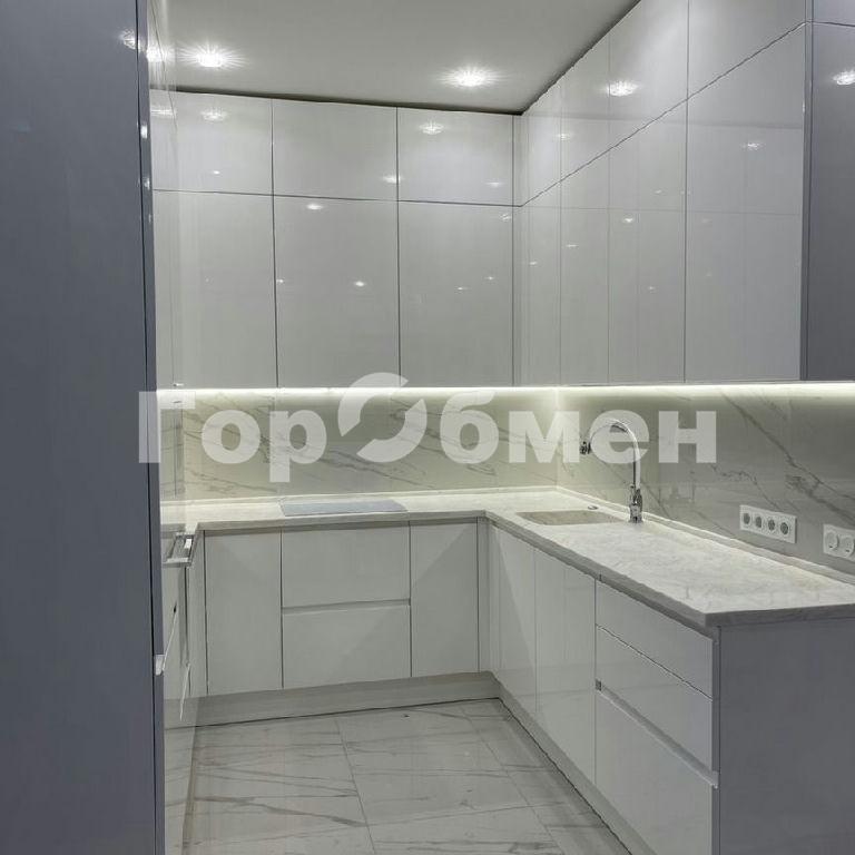 3-комн. квартира, 90 м², 5/14 этаж