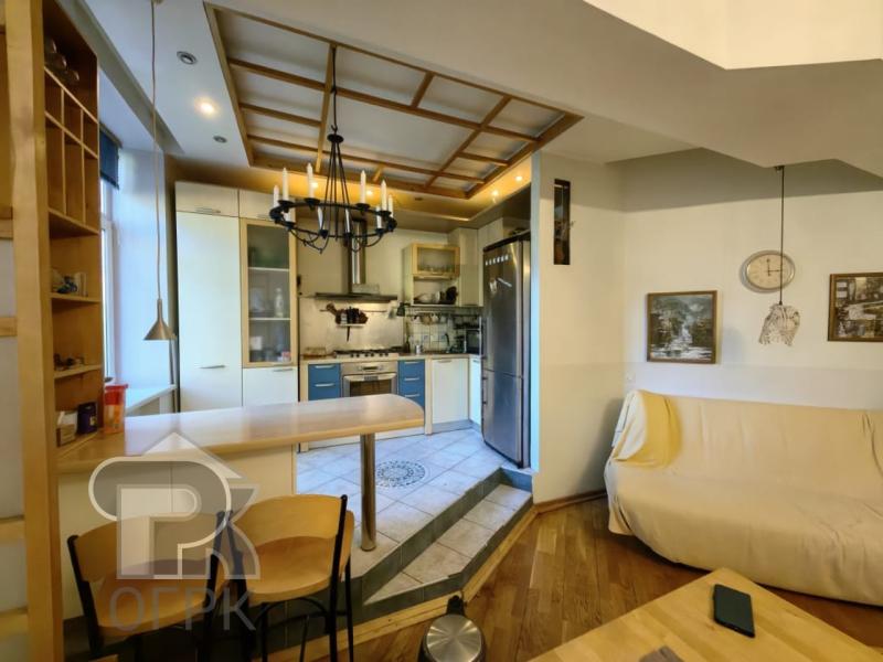 4-комн. квартира, 97 м², 1/5 этаж