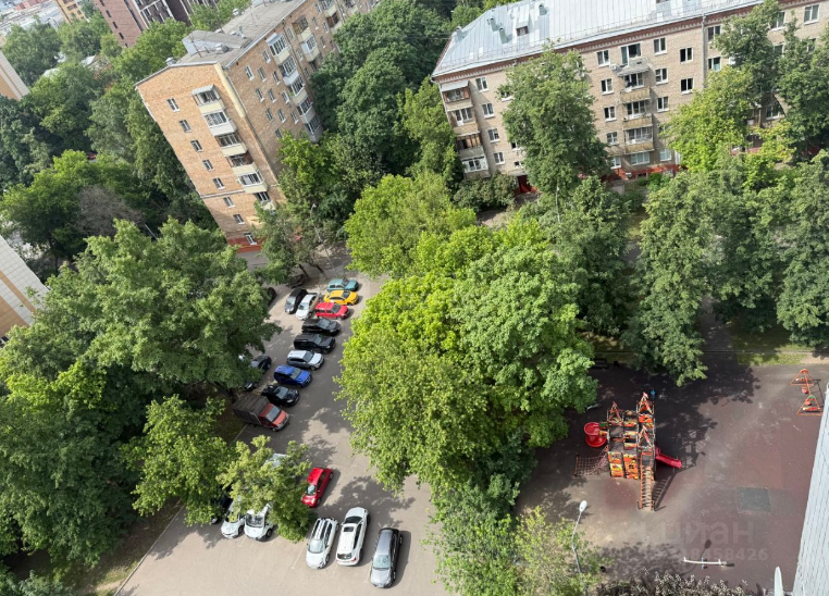 2-комн. квартира, 52 м², 9/15 этаж