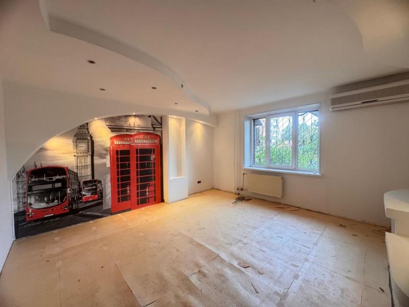 1-комн. квартира, 49 м², 1/9 этаж