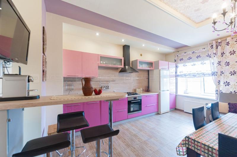 2-комн. квартира, 73 м², 10/10 этаж