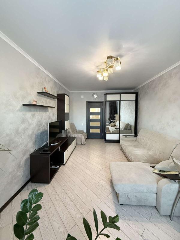 2-комн. квартира, 69 м², 10/14 этаж