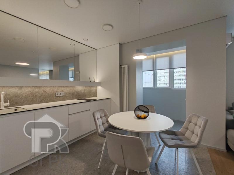 2-комн. квартира, 58 м², 7/24 этаж