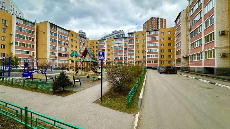 2-комн. квартира, 53 м², 1/6 этаж