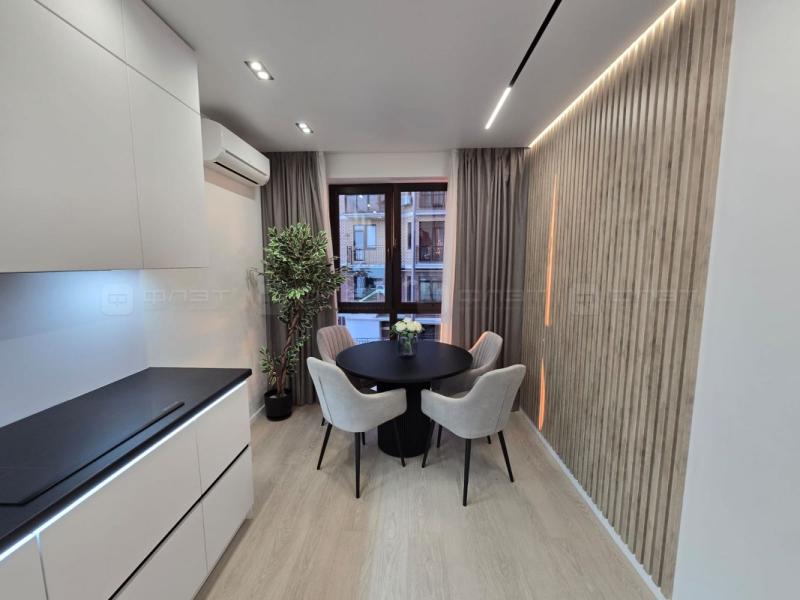 2-комн. квартира, 64 м², 2/8 этаж