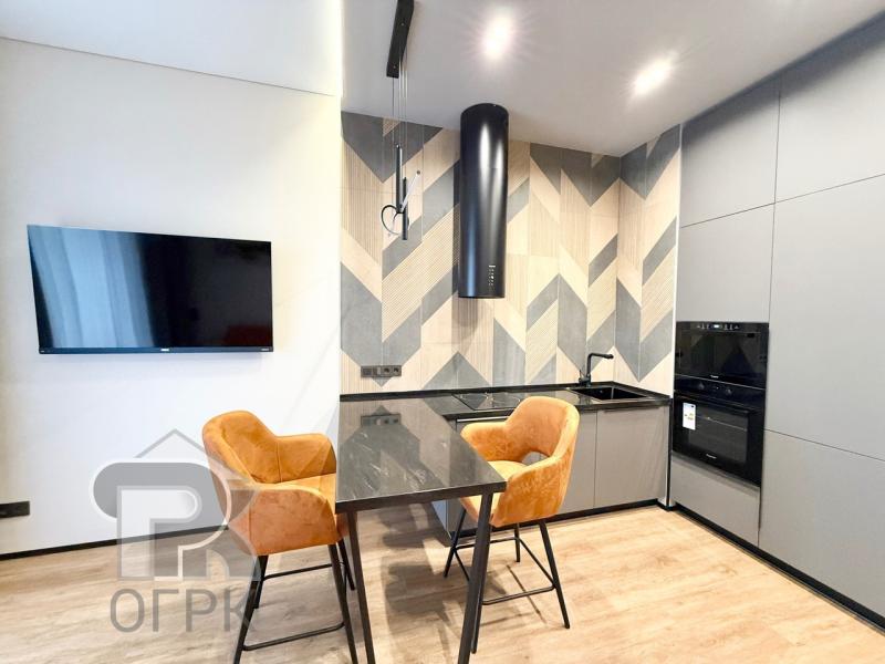 2-комн. квартира, 43 м², 37/37 этаж