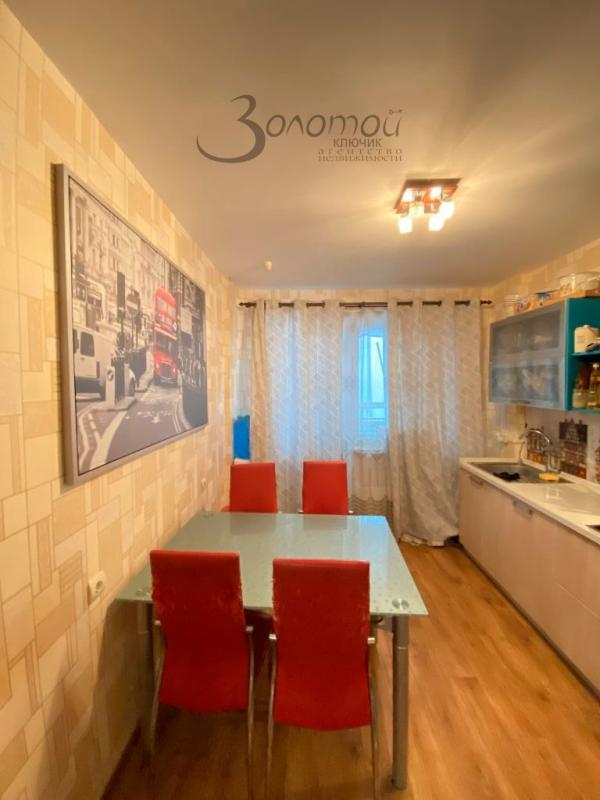 4-комн. квартира, 97 м², 8/19 этаж