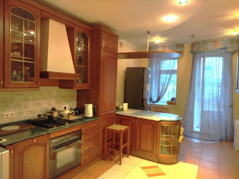 3-комн. квартира, 157 м², 3/8 этаж