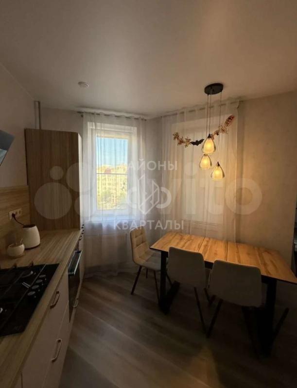 2-комн. квартира, 77 м², 6/10 этаж