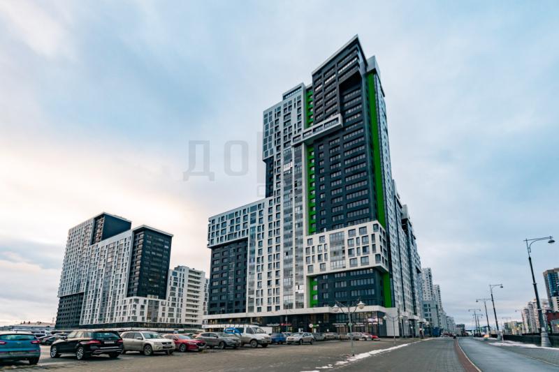 2-комн. квартира, 76 м², 13/30 этаж