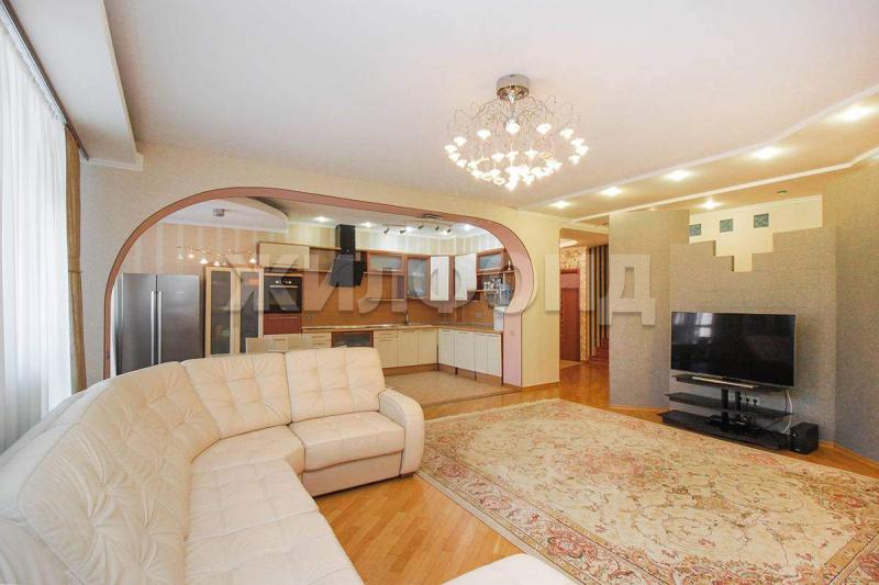 4-комн. квартира, 251 м², 4/5 этаж