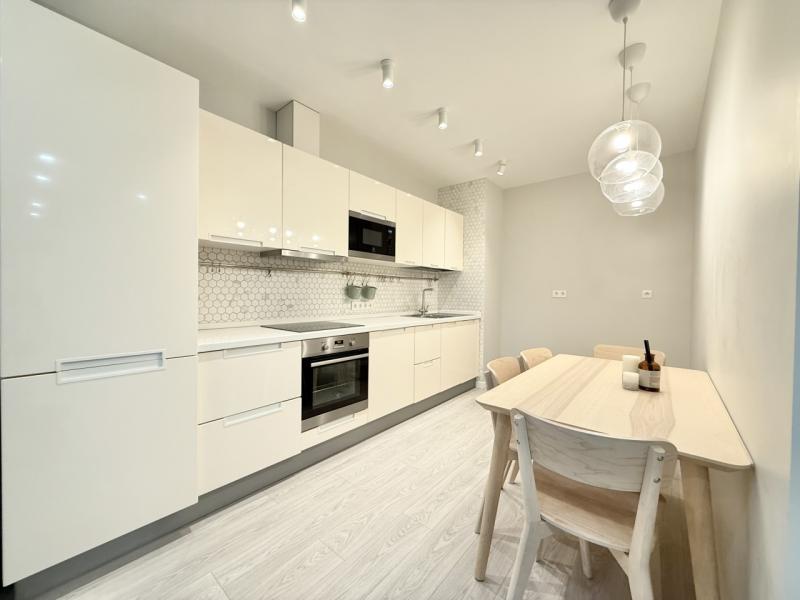 2-комн. квартира, 88 м², 4/23 этаж