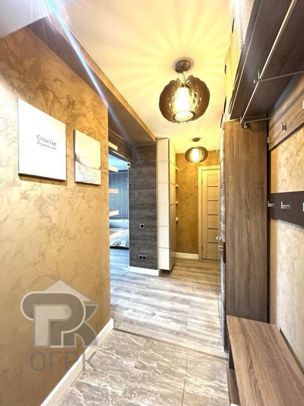 3-комн. квартира, 57 м², 10/17 этаж