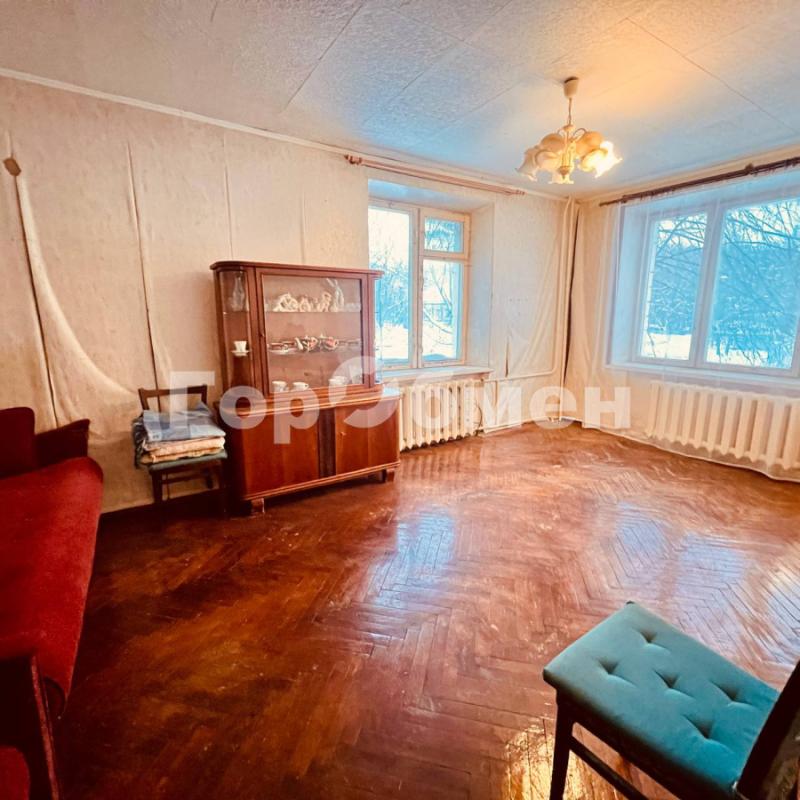 2-комн. квартира, 42 м², 1/5 этаж