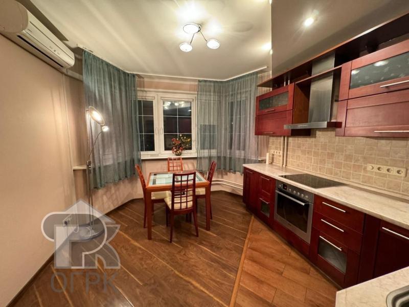 2-комн. квартира, 60 м², 10/17 этаж