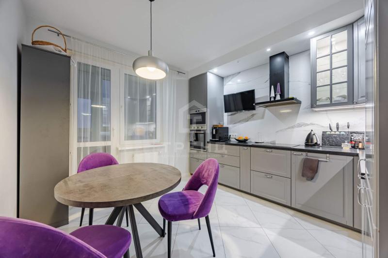 2-комн. квартира, 71 м², 20/25 этаж