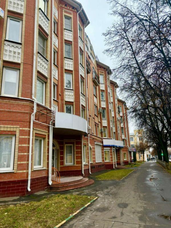 4-комн. квартира, 108 м², 2/5 этаж