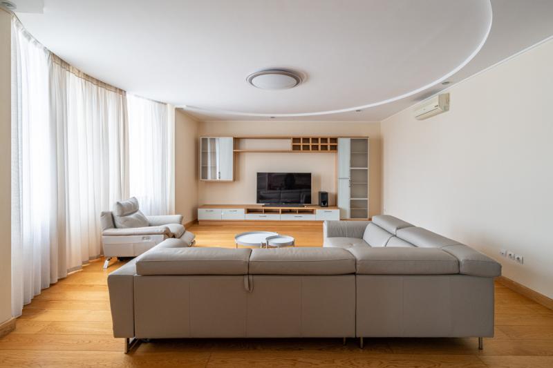 2-комн. квартира, 135 м², 5/7 этаж