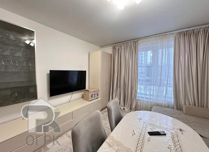 2-комн. квартира, 60 м², 3/17 этаж