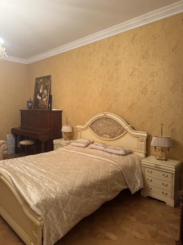 2-комн. квартира, 91 м², 2/5 этаж