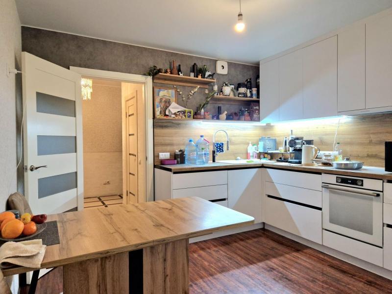 3-комн. квартира, 77 м², 5/17 этаж