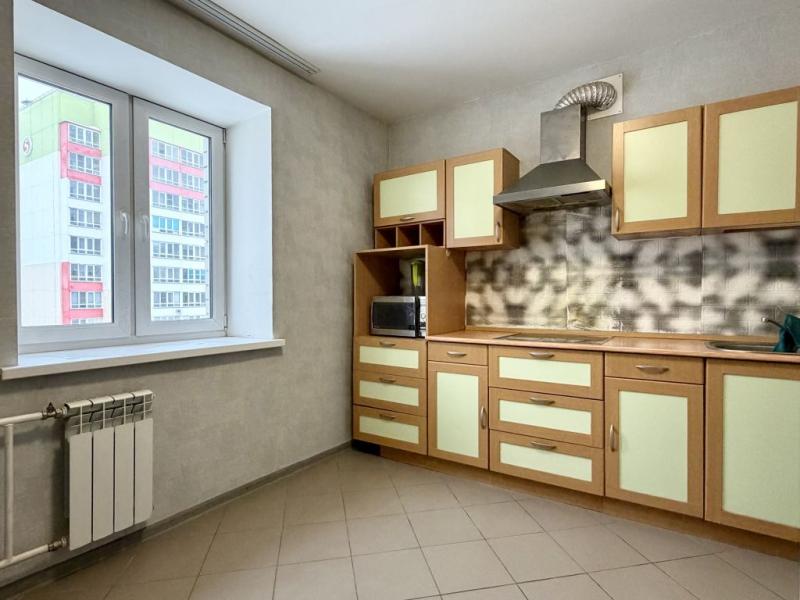 2-комн. квартира, 65 м², 10/10 этаж