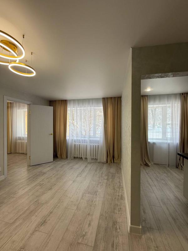 3-комн. квартира, 43 м², 1/5 этаж