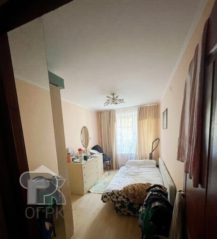 2-комн. квартира, 42 м², 1/9 этаж