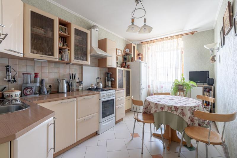 2-комн. квартира, 65 м², 4/10 этаж