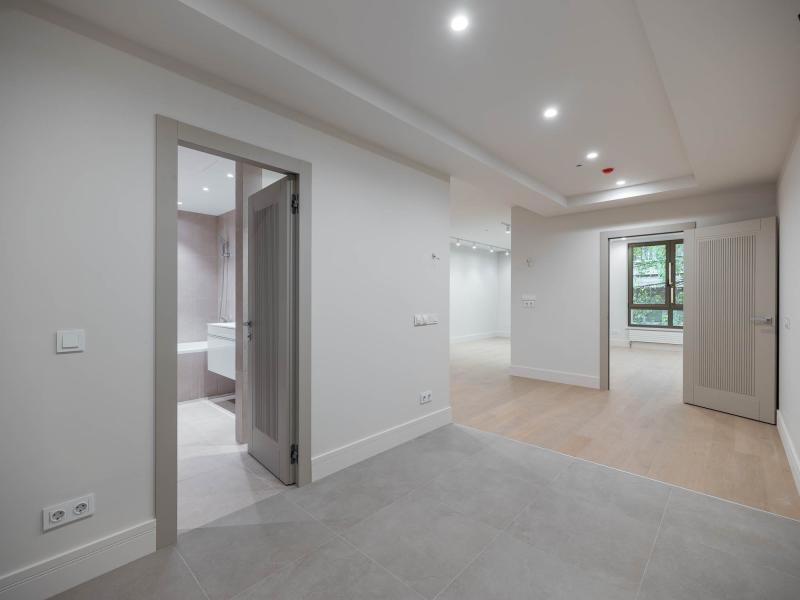 2-комн. квартира, 54 м², 2/4 этаж