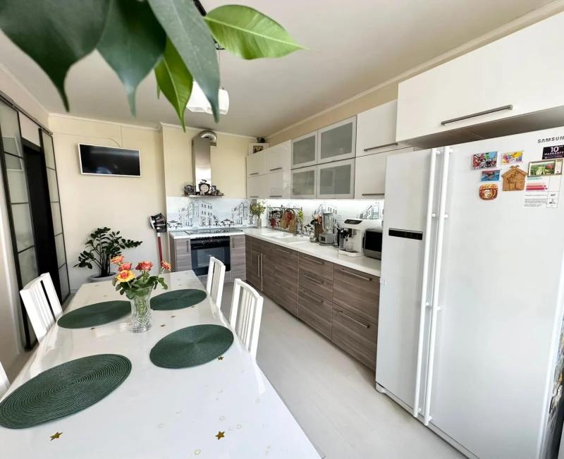 3-комн. квартира, 97 м², 6/15 этаж