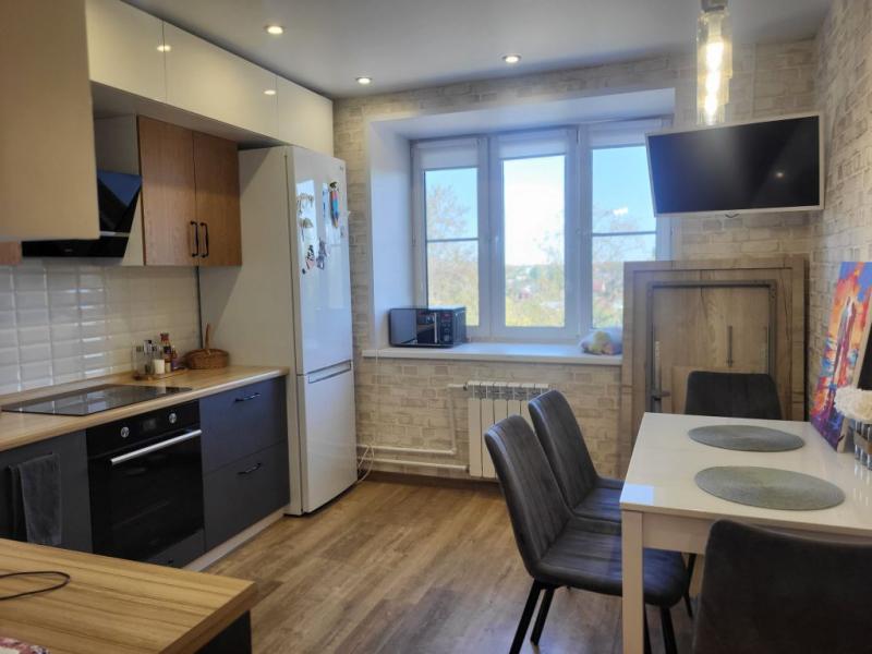 2-комн. квартира, 57 м², 6/14 этаж