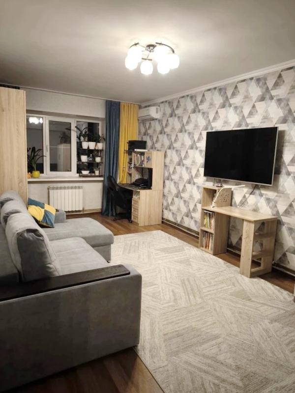 2-комн. квартира, 71 м², 6/10 этаж