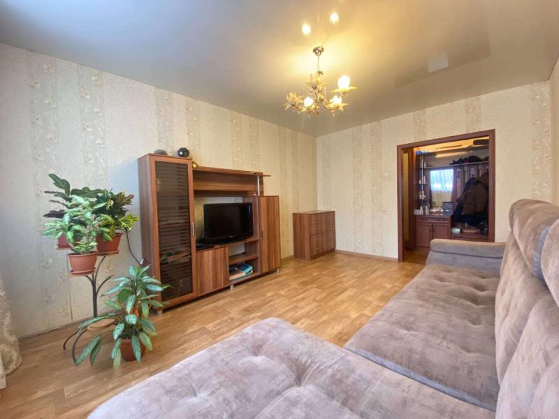 3-комн. квартира, 64 м², 1/9 этаж