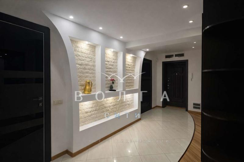 3-комн. квартира, 110 м², 3/5 этаж