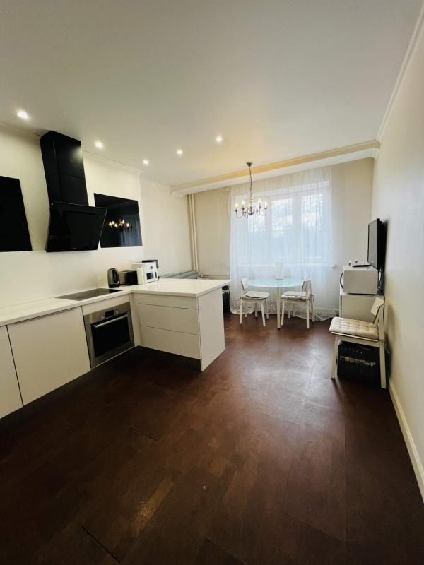 2-комн. квартира, 58 м², 8/17 этаж