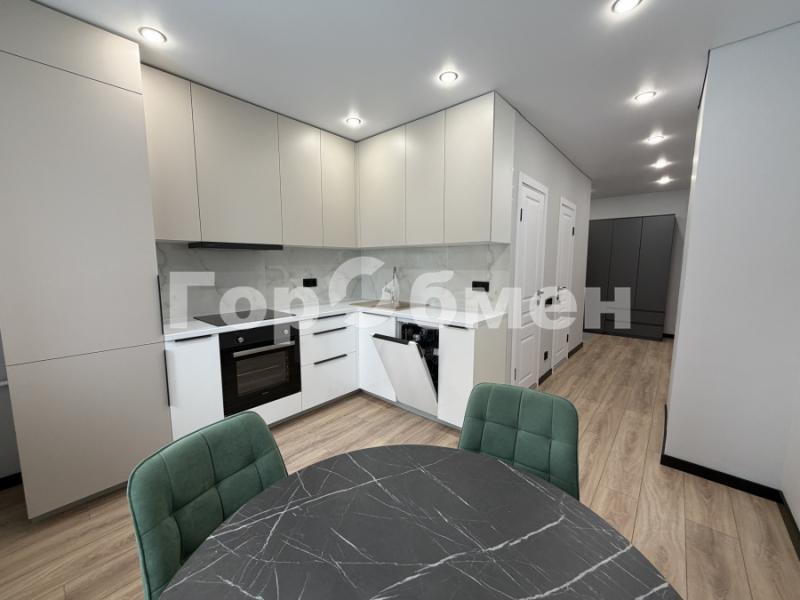 2-комн. квартира, 60 м², 2/14 этаж