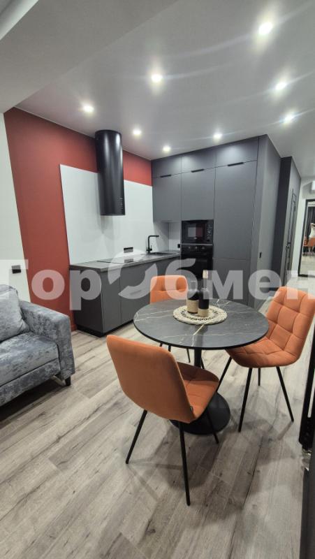 2-комн. квартира, 42 м², 20/24 этаж