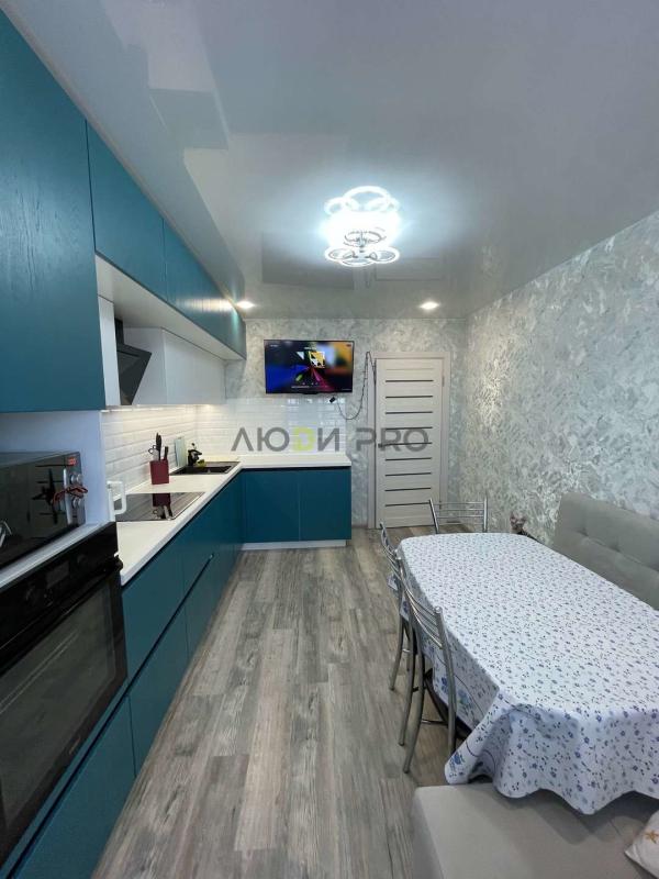 2-комн. квартира, 58 м², 10/10 этаж