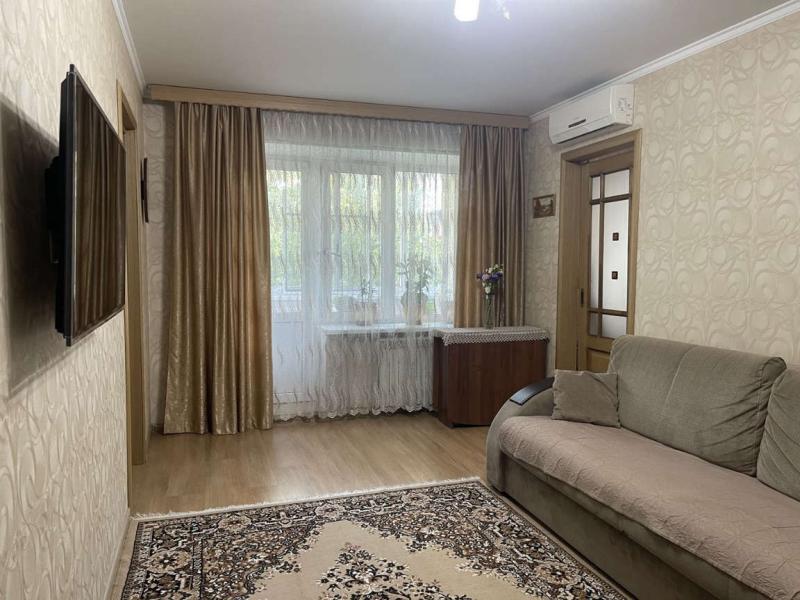 2-комн. квартира, 42 м², 3/5 этаж