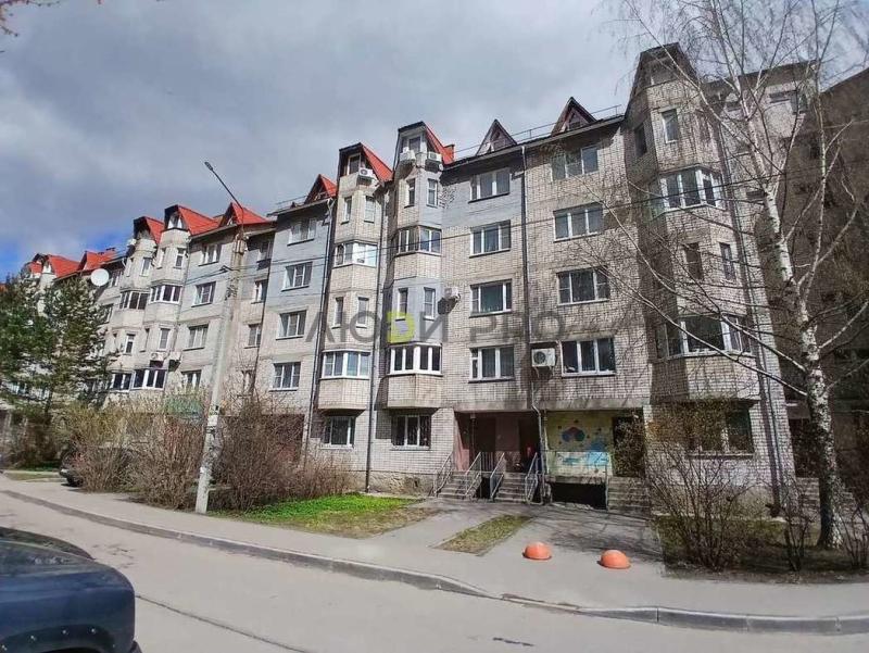 3-комн. квартира, 97 м², 2/5 этаж