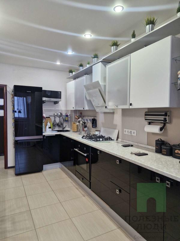 3-комн. квартира, 93 м², 3/9 этаж