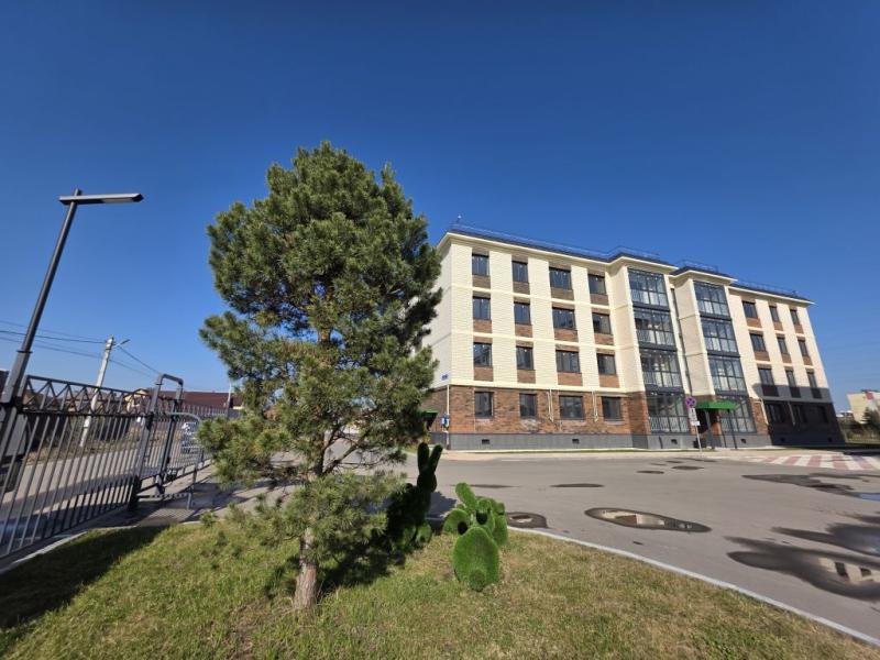 2-комн. квартира, 64 м², 1/4 этаж